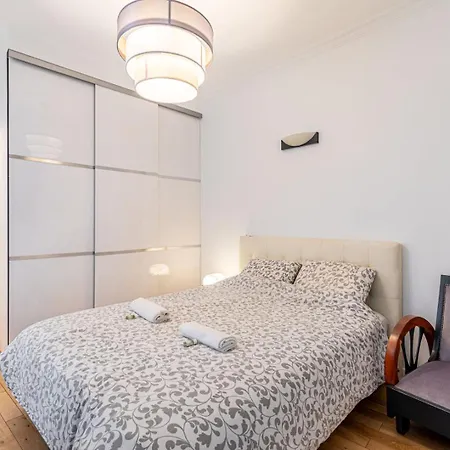 Appartamento Guestready - Modern Delight Near Attractions *